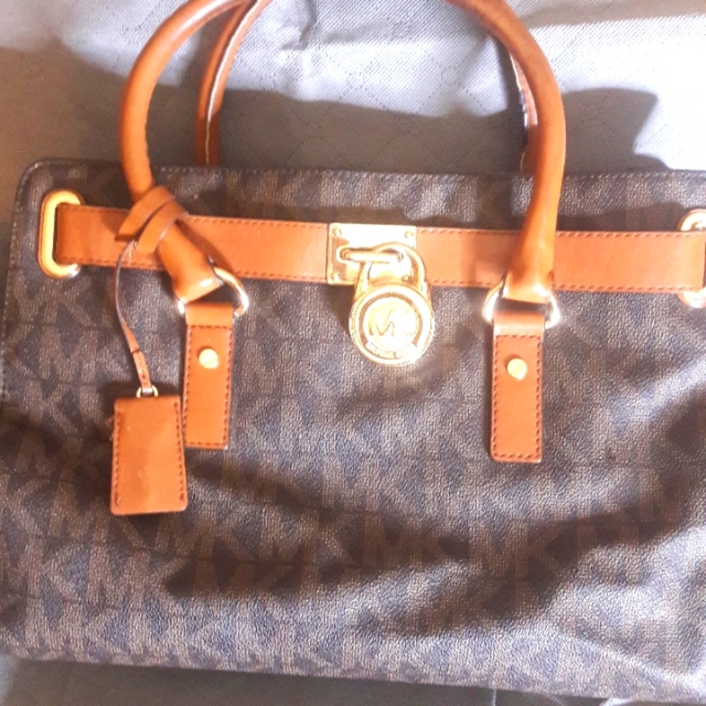 Michael Kors Brown Medium Hamilton Bag and front zip Wallet